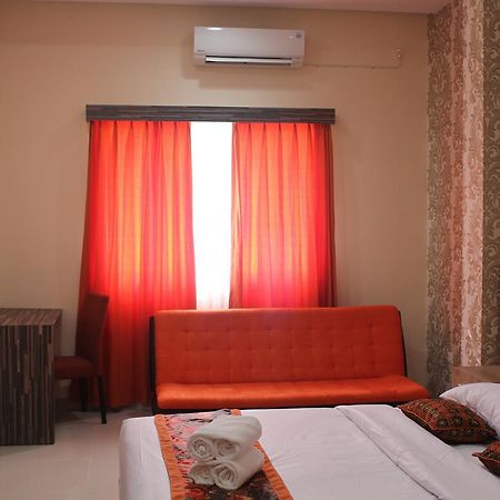 New D'Dhave Hotel 파당 외부 사진