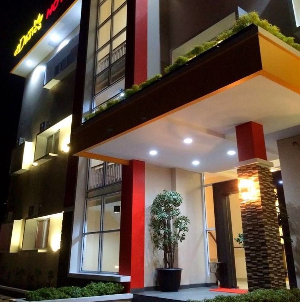 New D'Dhave Hotel 파당 외부 사진